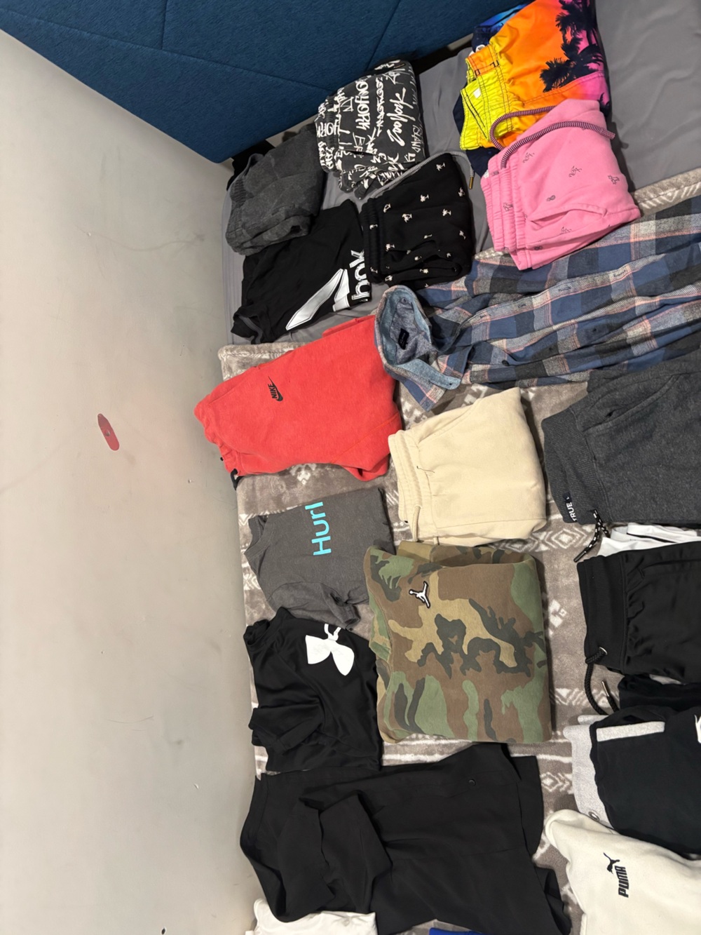 Brand name clothes with out brand name price/boys back to school clothes
